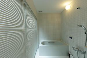 Bathroom sa trive kamejima 古民家 亀島駅徒歩1分 名古屋駅まで1駅