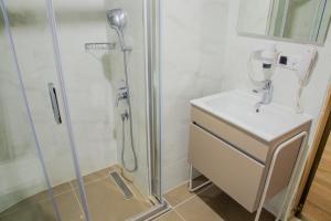 A bathroom at ATLAS OTELİ