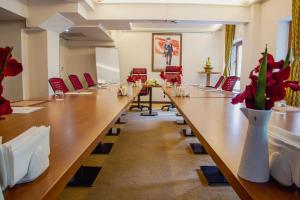 The business area and/or conference room at ATLAS OTELİ