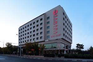 Фотография из галереи Ramada Plaza Altin Kayisi Hotel в Малатье