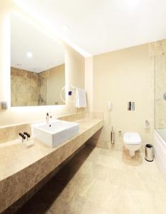 Фотография из галереи Ramada Plaza Altin Kayisi Hotel в Малатье