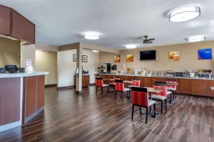 Restoran atau tempat makan lain di Comfort Inn Rockford near Casino District