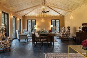 Aalia Jungle Retreat and Spa, Bandarjudh, Haridwar - Araiya Anthology的休息区