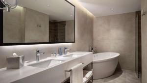 Koupelna v ubytování Radisson Hotel Izmir Aliaga