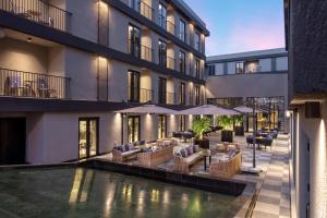 Bazén v ubytování Radisson Hotel Izmir Aliaga nebo v jeho okolí