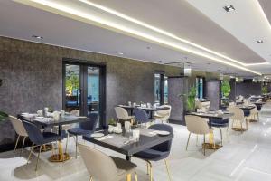 Restaurace v ubytování Radisson Hotel Izmir Aliaga