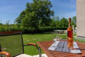 Zahrada ubytování Beautiful villa Morena with private swimming pool near Poreč