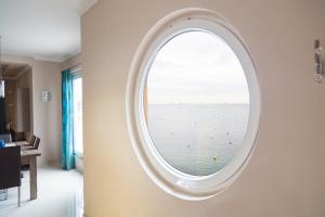 Galeri foto Riviera Holiday Apartments - Seafront - Wifi di Marsaskala