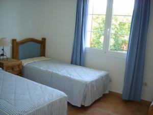 Posteľ alebo postele v izbe v ubytovaní Luxury Villa in Binibeca with Jacuzzi