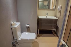 A bathroom at ATLAS OTELİ
