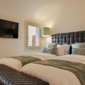 Ліжко або ліжка в номері ELEGANCE ROOM - Aparta & Suite - Automatized Apartment