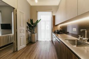 A cozinha ou kitchenette de Royal Collection Covilh
