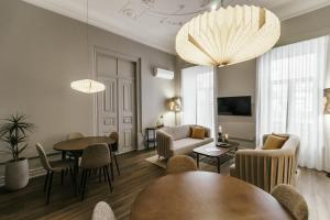Uma televiso e/ou sistema de entretenimento em Royal Collection Covilh