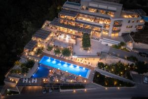 Bazén v ubytovaní San Nicolas Resort Hotel alebo v jeho blízkosti