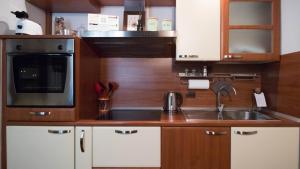 A kitchen or kitchenette at Italianway - San Calocero 29