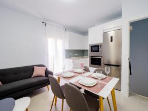 A kitchen or kitchenette at Cubo's Urban Miranda Apartment Még 37 kép