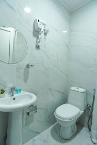 Bathroom sa Check-In Hotel