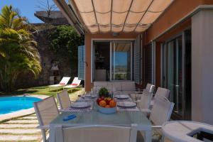 The swimming pool at or close to VILLA SALOBRE