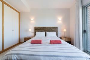 Postel nebo postele na pokoji v ubytování VILLA SALOBRE + 21 fotografií