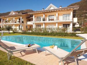 Bazén v ubytování Lenno village Apartment-POOL, PARKING, GARDEN-by Italian Apartments nebo v jeho okolí