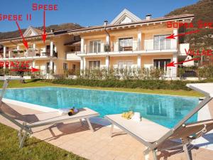 Bazén v ubytování Lenno village Apartment-POOL, PARKING, GARDEN-by Italian Apartments nebo v jeho okolí