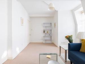 Pass The Keys Cosy 2 bedroom steps from Knightsbridge Station