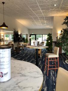 Istumisnurk majutusasutuses Artémis Hôtel & Spa Bistro Coquet
