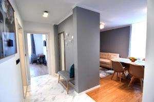 Φωτογραφία από το άλμπουμ του Апартамент Галерия Apartment Gallery στο Βέλινγκραντ +13 φωτογραφίες