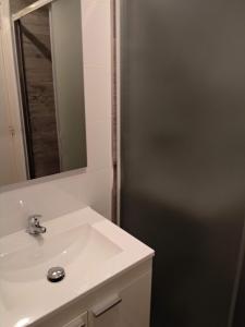 Ein Badezimmer in der Unterkunft Peña del viento a pie de pistas estación San Isidro