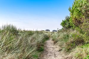Gallery image of Howard's Lakehouse by the Sea in Rockaway Beach