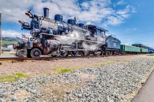 Gallery image of Howard's Lakehouse by the Sea in Rockaway Beach