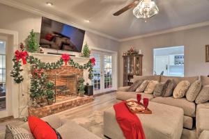 Φωτογραφία από το άλμπουμ του Million-Dollar Estate by Downtown Franklin! σε Franklin