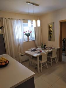 Fotografia z galérie ubytovania Apartment Zeljka Lovreta v destinácii Makarska