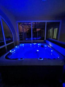 Fotografia z galérie ubytovania Holiday Apartment Lira jacuzzi - sea view- terrace v Mlini