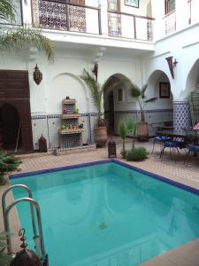 Swimmingpoolen hos eller tæt på Riad Dar Moulay Ali
