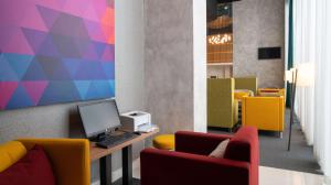 Телевизор и/или развлекательный центр в Park Inn by Radisson, Nairobi Westlands