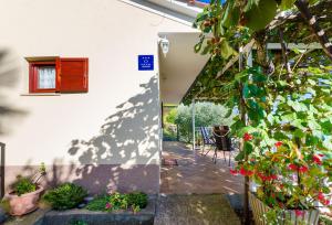 Vonkajšia záhrada v ubytovaní House Cvetko