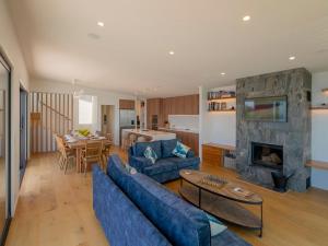 Χώρος καθιστικού στο Purepure - Tairua Holiday Home