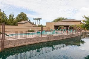 Gallery image of Gated Ocotillo Townhouse with heated pool, spa, BBQ in Chandler