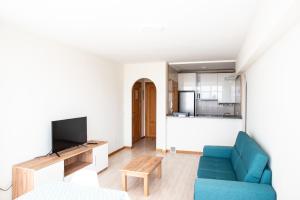 Fotografia z galérie ubytovania Apartment on the first line of Samil beach and with frontal views of the sea v destinácii Vigo