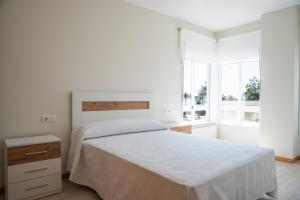 Fotografia z galérie ubytovania Apartment on the first line of Samil beach and with frontal views of the sea v destinácii Vigo + 11 fotografií