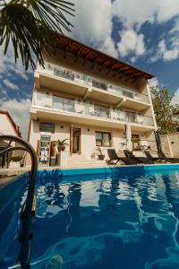 a view of the hotel from the swimming pool at Boutique Damiani in Sibiu