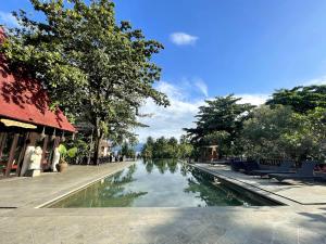 NDC Resort & Spa内部或周边的泳池