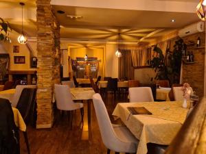 Ruang duduk di Garni hotel Vir