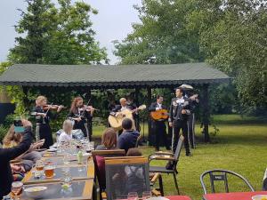 Majutusasutuse Hotel Drnholec külastajad