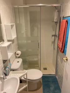 Bilik mandi di Casa L´Augusta II, Casa sobre el mar en Altafulla +52 gambar