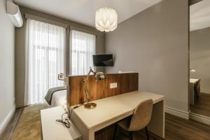 Uma televiso e/ou sistema de entretenimento em Royal Collection Covilh