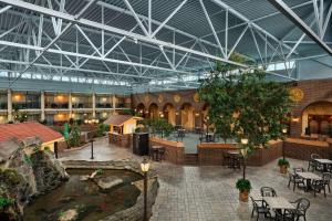 Restaurace v ubytování Ramada by Wyndham Fredericton