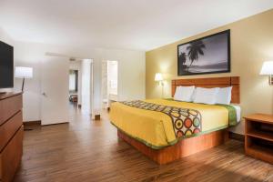 Gallery image of Super 8 by Wyndham North Palm Beach in North Palm Beach