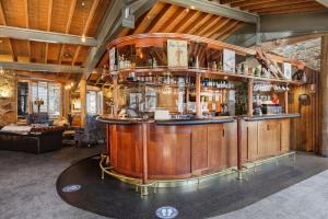 Salone o bar di Club Wyndham Dinner Plain, Trademark Collection by Wyndham